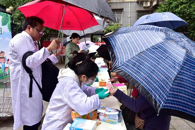 攜手防治糖尿病，守護健康新生活——湖南省疾控中心專家進社區(qū)開展主題宣傳與服務